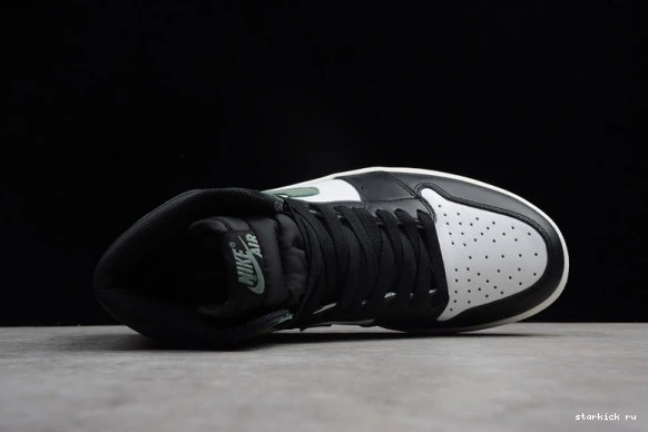 AIR 555088-135 “CLAY JORDAN OG 555088-135 HIGH RETRO GREEN” 1 1204